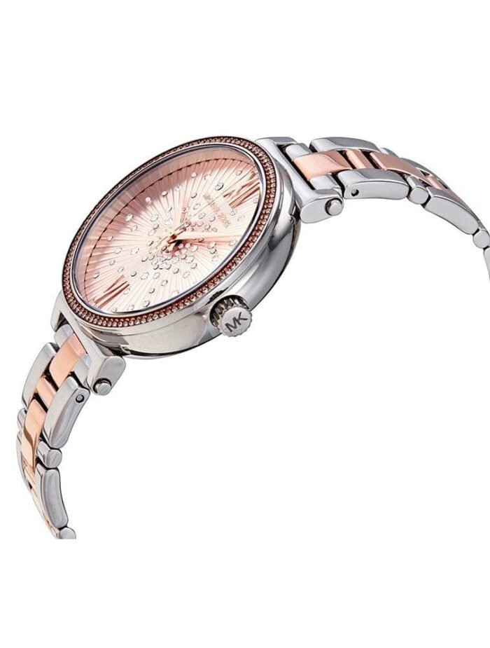 Marque: Michael Kors Modèle: Sofie Boîtier: Diamètre : 36 mm Épaisseur : 7 mm Acier inoxydable Argenté Cadran: Verre : Minéral Rose Gold Bracelet: Largeur : 14 mm Acier inoxydable Argenté Rose Gold Etanchéité: 50 m (5 ATM) Type de boucle: Boucle déployante