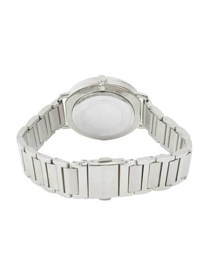 Marque: Michael Kors Modèle: PORTIA Boîtier: Diamètre : 36 mm Epaisseur : 7 mm Acier inoxydable Black Cadran: Verre : Minéral Black Bracelet: Largeur : 14 mm Acier inoxydable Black Etanchéité: 50 m (5 ATM) Type de boucle: Boucle déployante