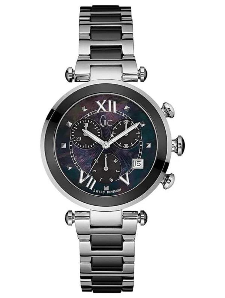 Marque: Guess Collection Modèle: LadyChic Boîtier: Diamètre : 36 mm Epaisseur : 12 mm Acier inoxydable Cadran: Verre : Minéral Bracelet: Largeur : 20 mm Acier inoxydable Etanchéité: 100 m (10 ATM) Type de boucle: Boucle déployante Détails techniques: Dateur Chronomètre