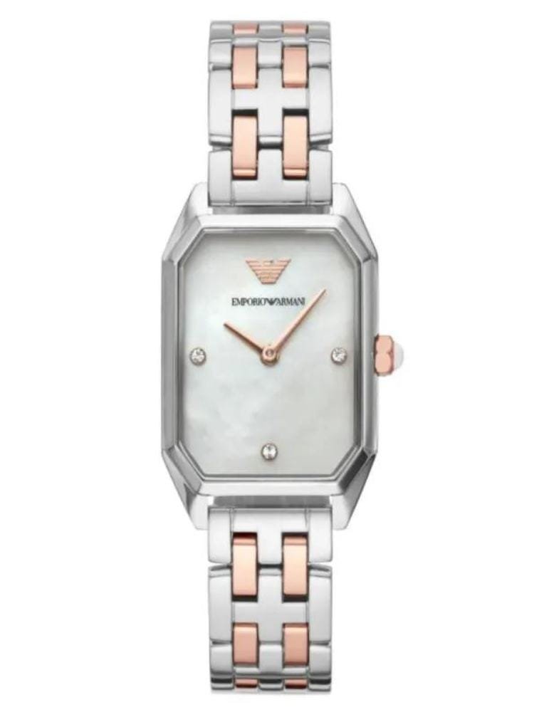 Marque: Emporio Armani Modèle: AR11146 Boîtier: Diamètre : 36 mm Epaisseur : 6 mm Acier inoxydable Doré Cadran: Verre : Minéral Bris Bracelet: Largeur : 20 mm Acier Inoxydable Doré, argent Etanchéité: 50 m (5 ATM) Type de boucle: Boucle déployante