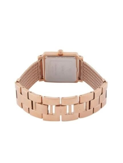 Marque: Guess Modèle: Highline Boîtier: Diamètre : 28 mm Epaisseur : 10 mm Acier inoxydable Pierre : Cristal Doré rose Cadran: Verre : Minéral Blanc Bracelet: Largeur : 20 mm Acier inoxydable Doré rose Etanchéité: 30 m (3 ATM) Type de boucle: Boucle déployante