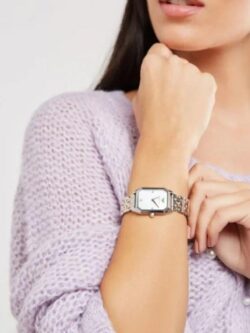 Marque: Emporio Armani Modèle: AR11146 Boîtier: Diamètre : 36 mm Epaisseur : 6 mm Acier inoxydable Doré Cadran: Verre : Minéral Bris Bracelet: Largeur : 20 mm Acier Inoxydable Doré, argent Etanchéité: 50 m (5 ATM) Type de boucle: Boucle déployante