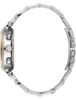 Marque: Guess Collection Modèle: LadyChic Boîtier: Diamètre : 36 mm Epaisseur : 11 mm Acier inoxydable Argent, doré Cadran: Verre : Minéral Blanc Bracelet: Largeur : 20 mm Acier inoxydable Argent, doré Etanchéité: 100 m (10 ATM) Type de boucle: Boucle déployante Détails techniques: Dateur Chronomètre