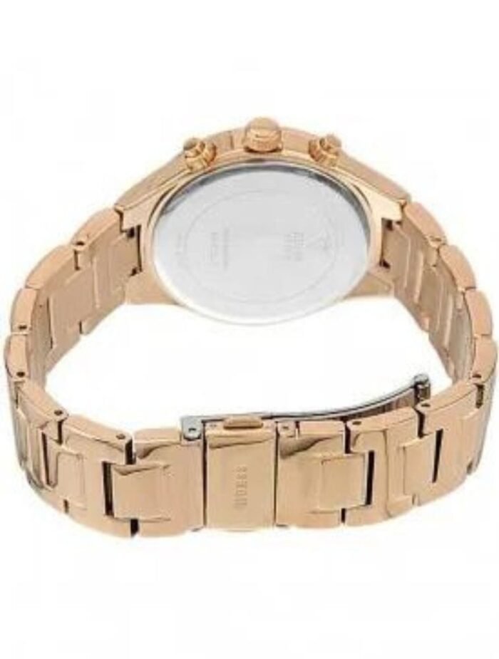 Marque: GUESS Modèle: Wirstwatch Boîtier: Diamètre : 35 mm Epaisseur : 10 mm Acier inoxydable Rose Gold Cadran: Verre : Minéral Rose Gold Bracelet: Largeur : 11 mm Acier Inoxydable Rose Gold Etanchéité: 30 m (3 ATM) Type de boucle: Boucle déployante