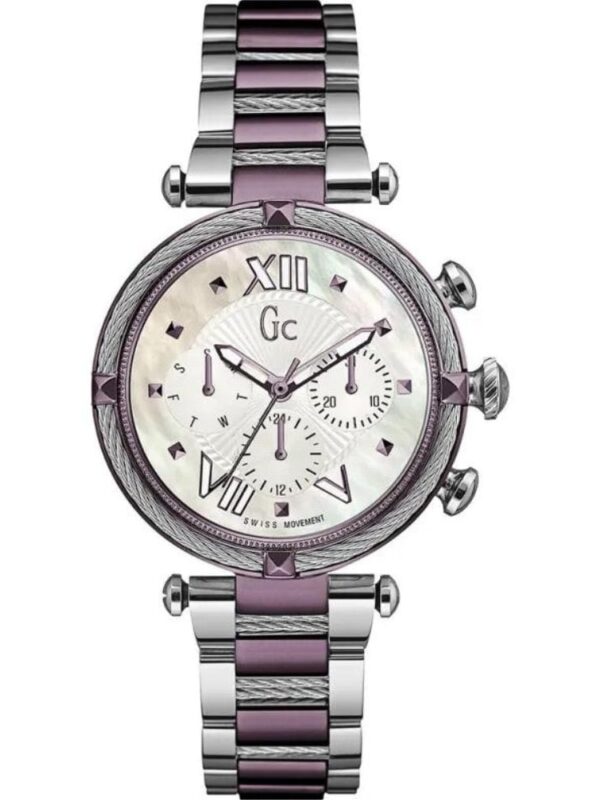 Marque: Guess Collection Modèle: Cablechic Boîtier: Diamètre : 38 mm Epaisseur : 11.5 mm Acier inoxydable Argent, mauve Cadran: Verre : Minéral Argent Bracelet: Largeur : 18 mm Acier inoxydable Argent, mauve Etanchéité: 100 m (10 ATM) Type de boucle: Boucle déployante Détails techniques: Dateur
