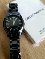 MARQUE Emporio Armani NUMÉRO DU MODÈLE AR1441 NUMÉRO DE PIÈCE AR1441 FORME Ronde TYPE DE VERRE Minéral TYPE D’AFFICHAGE Analogique TYPE DE FERMOIR Deployment MATIÈRE DU BOÎTIER Acier Inoxydable DIAMÈTRE DU BOÎTIER 35 millimètres EPAISSEUR DU BOÎTIER 7 millimètres MATIÈRE DU BRACELET Céramique LARGEUR DU BRACELET 18 millimètres COULEUR DU BRACELET Noire COULEUR DU CADRAN Noire POIDS 372 grammes