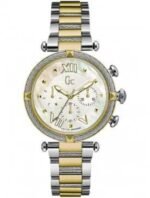 Marque: Guess Collection Modèle: Cablechic Boîtier: Diamètre : 38 mm Epaisseur : 11.5 mm Acier inoxydable Argent, doré Cadran: Verre : Minéral Blanc Bracelet: Largeur : 18 mm Acier inoxydable Argent, doré Etanchéité: 100 m (10 ATM) Type de boucle: Boucle déployante Détails techniques: Dateur