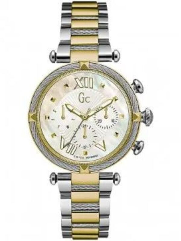 Marque: Guess Collection Modèle: Cablechic Boîtier: Diamètre : 38 mm Epaisseur : 11.5 mm Acier inoxydable Argent, doré Cadran: Verre : Minéral Blanc Bracelet: Largeur : 18 mm Acier inoxydable Argent, doré Etanchéité: 100 m (10 ATM) Type de boucle: Boucle déployante Détails techniques: Dateur