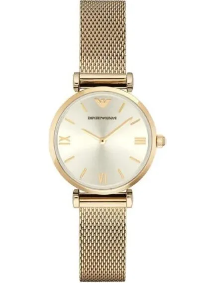Marque: Emporio Armani Modèle: Armani Retro Boîtier: Diamètre : 32 mm Epaisseur : 8 mm Acier inoxydable Doré Cadran: Verre : Minéral Argent Bracelet: Largeur : 14 mm Acier Inoxydable Doré Etanchéité: 30 m (3 ATM) Type de boucle: Boucle déployante