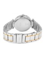 Marque: GUESS Modèle: Park Ave Boîtier: Diamètre : 36 mm Epaisseur : 9 mm Acier inoxydable Argent, doré Cadran: Verre : Minéral Argent Bracelet: Largeur : 19 mm Acier Inoxydable Argent, doré Etanchéité: 30 m (3 ATM) Type de boucle: Boucle déployante