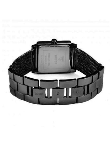 Marque: Guess Modèle: Highline Boîtier: Diamètre : 28 mm Epaisseur : 10 mm Acier inoxydable Pierre : Cristal Doré Cadran: Verre : Minéral Blanc Bracelet: Largeur : 20 mm Acier inoxydable Doré Etanchéité: 30 m (3 ATM) Type de boucle: Boucle déployante