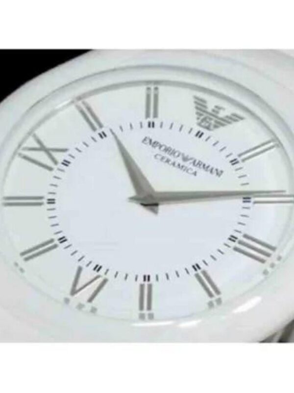 MARQUE Emporio Armani NUMÉRO DU MODÈLE AR1443 NUMÉRO DE PIÈCE AR1443 FORME Ronde TYPE DE VERRE Minéral TYPE D’AFFICHAGE Analogique TYPE DE FERMOIR Deployment MATIÈRE DU BOÎTIER Acier Inoxydable DIAMÈTRE DU BOÎTIER 35 millimètres EPAISSEUR DU BOÎTIER 7 millimètres MATIÈRE DU BRACELET Céramique LARGEUR DU BRACELET 18 millimètres COULEUR DU BRACELET Blonc COULEUR DU CADRAN Blanc POIDS 372 grammes