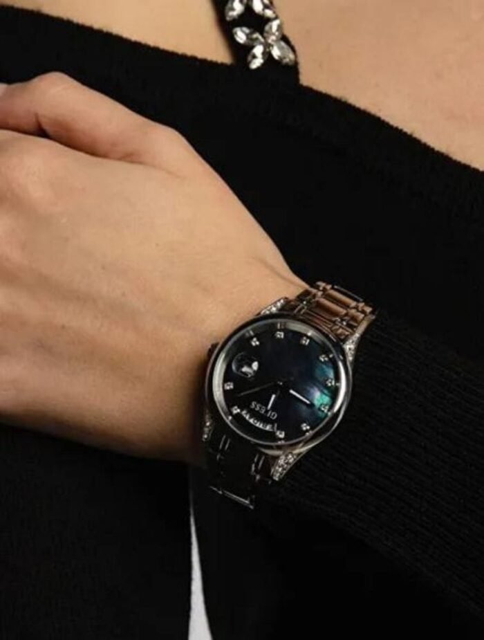 COULEUR DE LA BANDE Argent MATÉRIAU DE LA BANDE Acier inoxydable LARGEUR DE BANDE 18 Millimètres FONCTION DE LUNETTE Stationnaire MATÉRIAU DE LA LUNETTE Acier inoxydable DEVINEZ LA MARQUE TYPE DE CALENDRIER Date DIAMÈTRE DU BOÎTIER 36 Millimètres MATÉRIAU DU BOÎTIER Acier inoxydable ÉPAISSEUR DU BOÎTIER 0,09 millimètres CLASP Bouton-poussoir déployant Clasp COULEUR DU CADRAN Noir MATÉRIAU CRISTALLIN Minéral TYPE D’AFFICHAGE Analogique FORME DU BOÎTIER Rond POIDS DE L’ARTICLE 98 grammes NUMÉRO DE MODÈLE GW0047L1 ANNÉE-MODÈLE 2020 RÉFÉRENCE GW0047L1 CARACTÉRISTIQUES SPÉCIALES Chronographe MOUVEMENT Quartz PROFONDEUR DE RÉSISTANCE À L’EAU 30 mètres TAILLE DE BANDE femmes Standard