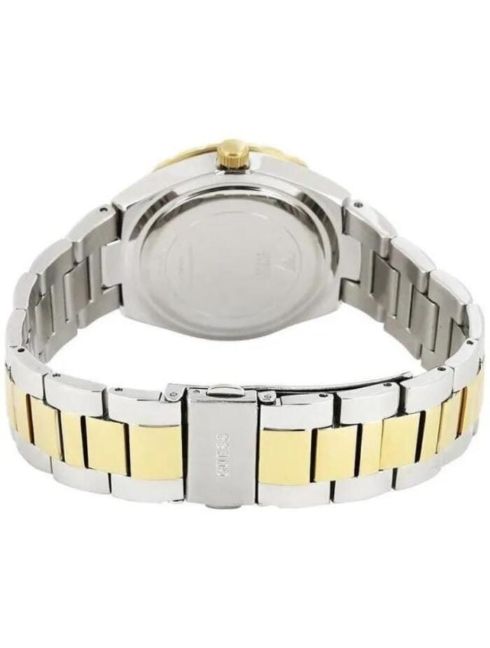 Marque: GUESS Modèle: Park Ave Boîtier: Diamètre : 36 mm Epaisseur : 9 mm Acier inoxydable Argent, doré Cadran: Verre : Minéral Argent Bracelet: Largeur : 19 mm Acier Inoxydable Argent, doré Etanchéité: 30 m (3 ATM) Type de boucle: Boucle déployante