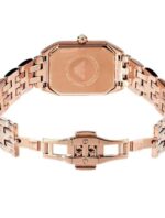 Marque: Emporio Armani Modèle: AR11147 Boîtier: Diamètre : 36 mm Epaisseur : 6 mm Acier inoxydable Doré Cadran: Verre : Minéral Bris Bracelet: Largeur : 20 mm Acier Inoxydable Doré, argent Etanchéité: 50 m (5 ATM) Type de boucle: Boucle déployante