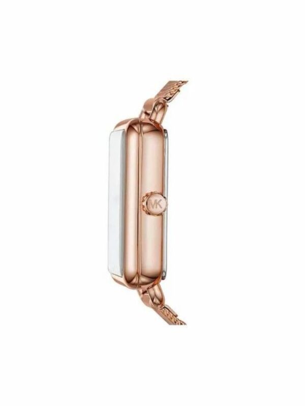Marque: Michael Kors Modèle: Brenner Boîtier: Diamètre : 31 mm Epaisseur : 8 mm Acier inoxydable Rose Gold Cadran: Verre : Minéral Rose Gold Bracelet: Largeur : 18 mm Acier inoxydable Doré Etanchéité: 50 m (5 ATM) Type de boucle: Boucle déployante