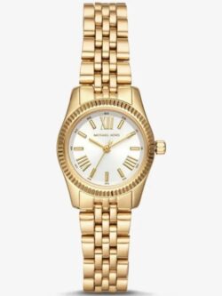 Marque: Michael Kors Modèle: Lexington Boîtier: Diamètre : 26 mm Epaisseur : 8.5 mm Acier inoxydable Idéal pour petit poignet Cadran: Verre : Minéral Argent Bracelet: Largeur : 12 mm Acier inoxydable Argent, doré Type de boucle: Boucle déployante Etanchéité: 100 m (10 ATM) Détails techniques: Dateur Chronomètre