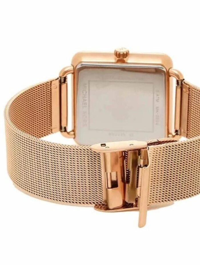 Marque: Michael Kors Modèle: Brenner Boîtier: Diamètre : 31 mm Epaisseur : 8 mm Acier inoxydable Rose Gold Cadran: Verre : Minéral Rose Gold Bracelet: Largeur : 18 mm Acier inoxydable Doré Etanchéité: 50 m (5 ATM) Type de boucle: Boucle déployante