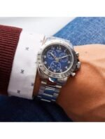 Marque: TISSOT Modèle: T-SPORT Boîtier: Diamètre : 42.5 mm Epaisseur : 11.22 mm Acier inoxydable Argent, Bleu Cadran: Verre : Minéral Bleu Bracelet: Acier inoxydable Argent Etanchéité: 100 m (10 ATM) Type de boucle: Boucle déployante Détails techniques: Dateur Chronomètre