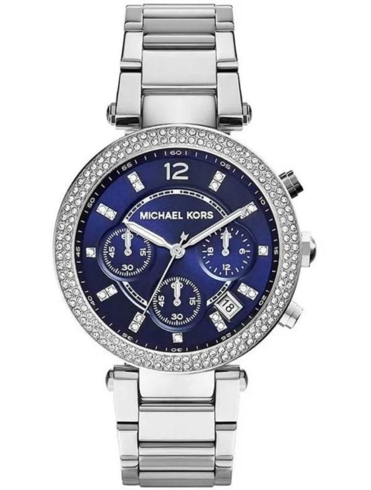 Marque: Michael Kors Modèle: Parker Boîtier: Diamètre : 39 mm Epaisseur : 11 mm Acier inoxydable Argent Cadran: Verre : Minéral Bleu Bracelet: Largeur : 20 mm Acier inoxydable Argent Etanchéité: 100 m (10 ATM) Type de boucle: Boucle déployante Détails techniques: Dateur Chronomètre