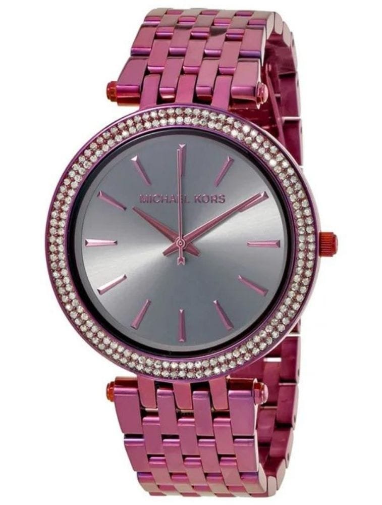 Marque: Michael Kors Modèle: Darci Boîtier: Diamètre : 39 mm Epaisseur : 8 mm Acier inoxydable Plum-tone Cadran: Verre : Minéral Plum-tone Bracelet: Acier inoxydable Plum-tone Etanchéité: 50 m (5 ATM) Type de boucle: Boucle déployante