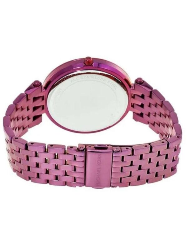 Marque: Michael Kors Modèle: Darci Boîtier: Diamètre : 39 mm Epaisseur : 8 mm Acier inoxydable Plum-tone Cadran: Verre : Minéral Plum-tone Bracelet: Acier inoxydable Plum-tone Etanchéité: 50 m (5 ATM) Type de boucle: Boucle déployante