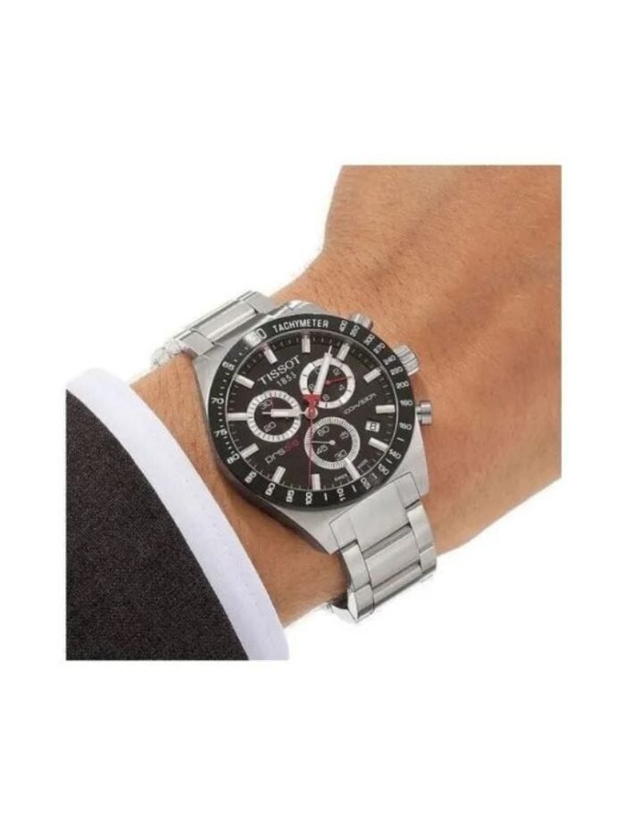 Marque: TISSOT Modèle: PRS516 Boîtier: Diamètre : 40 mm Epaisseur : 10 mm Acier inoxydable Argent Cadran: Verre : Minéral Noir Bracelet: Largeur : 20 mm Acier inoxydable Argent, noir Etanchéité: 100 m (10 ATM) Type de boucle: Boucle déployante Détails techniques: Dateur Chronomètre