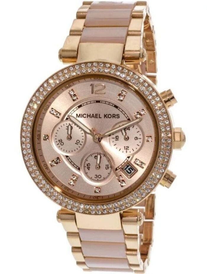 Marque: Michael Kors Modèle: Parker Boîtier: Diamètre : 39 mm Epaisseur : 12 mm Acier inoxydable Doré Cadran: Verre : Minéral Argent Bracelet: Largeur : 26 mm Acier inoxydable Doré Etanchéité: 100 m (10 ATM) Type de boucle: Boucle déployante Détails techniques: Dateur Chronomètre