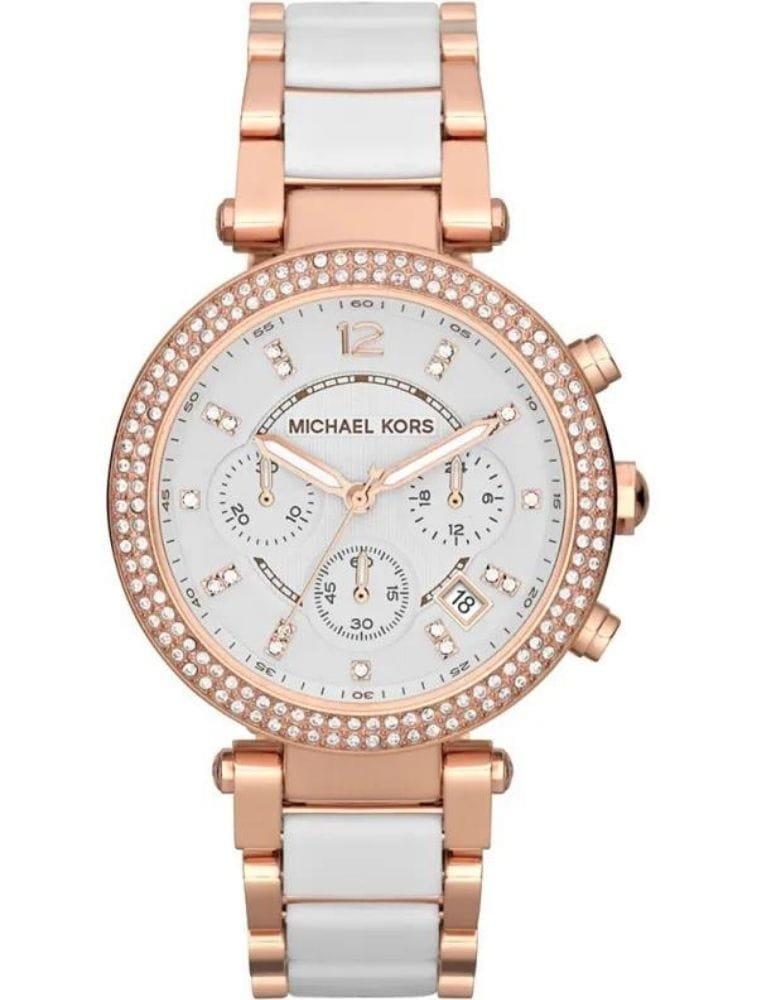 Marque: Michael Kors Modèle: Parker Boîtier: Diamètre : 39 mm Epaisseur : 12 mm Acier inoxydable Doré Cadran: Verre : Minéral Blanc Bracelet: Largeur : 20 mm Acier inoxydable Blanc, doré Etanchéité: 100 m (10 ATM) Type de boucle: Boucle déployante Détails techniques: Dateur Chronomètre