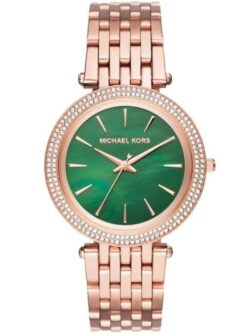 Marque: Michael Kors Modèle: Darci Boîtier: Diamètre : 39 mm Epaisseur : 14 mm Acier inoxydable Argent, doré Cadran: Verre : Minéral Violet Bracelet: Acier inoxydable Argent, doré Etanchéité: 50 m (5 ATM) Type de boucle: Boucle déployante