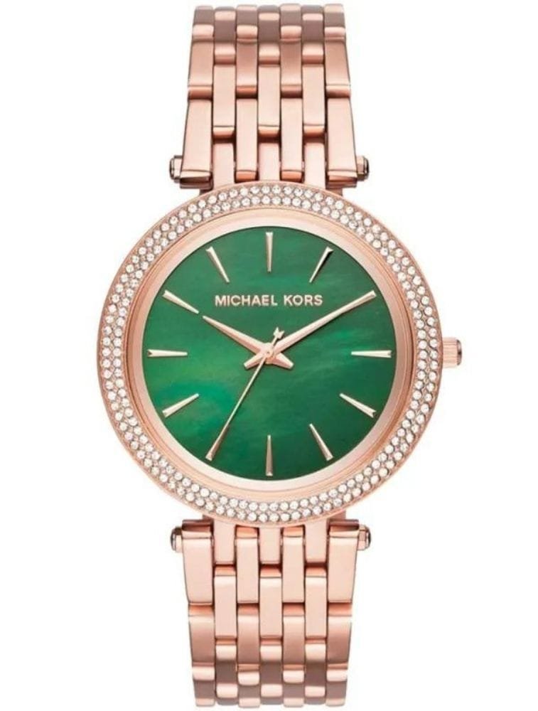 Marque: Michael Kors Modèle: Darci Boîtier: Diamètre : 39 mm Epaisseur : 14 mm Acier inoxydable Argent, doré Cadran: Verre : Minéral Violet Bracelet: Acier inoxydable Argent, doré Etanchéité: 50 m (5 ATM) Type de boucle: Boucle déployante