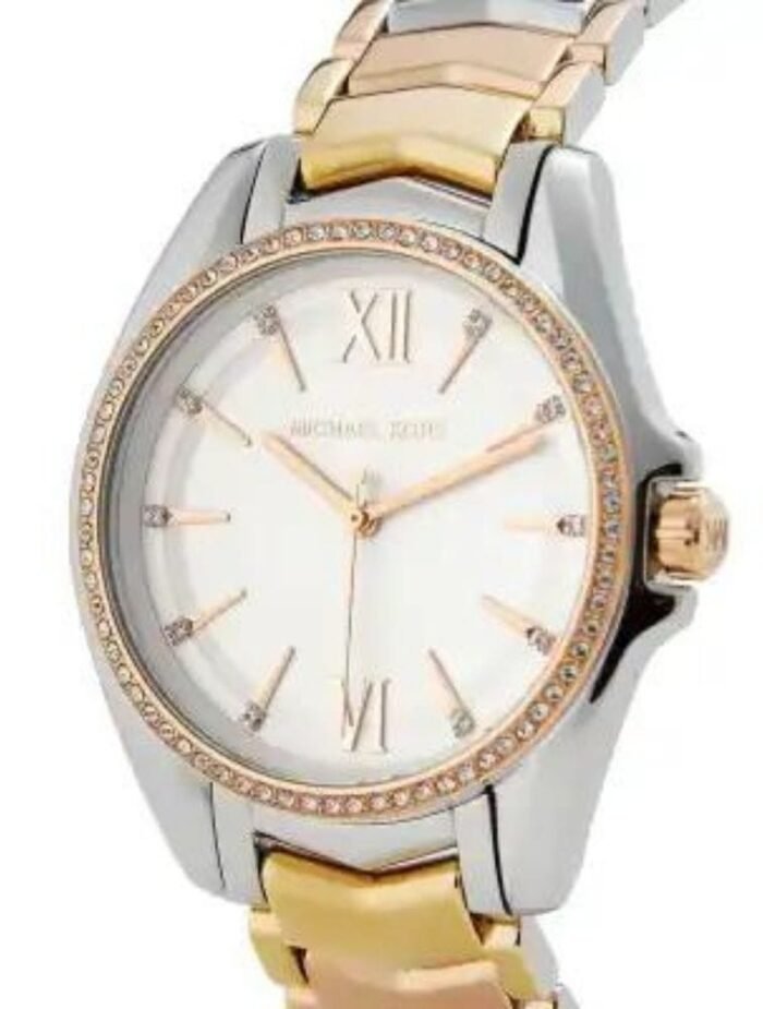 Marque: Michael Kors Modèle: Analogique Boîtier: Diamètre : 36 mm Epaisseur : 8 mm Acier inoxydable Bronze Cadran: Verre : Minéral Bronze Bracelet: Acier inoxydable Bronze Etanchéité: 50 m (5 ATM) Type de boucle: Boucle déployant