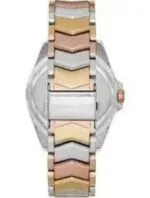 Marque: Michael Kors Modèle: Analogique Boîtier: Diamètre : 36 mm Epaisseur : 8 mm Acier inoxydable Bronze Cadran: Verre : Minéral Bronze Bracelet: Acier inoxydable Bronze Etanchéité: 50 m (5 ATM) Type de boucle: Boucle déployant