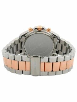 Marque: Michael Kors Modèle: Bradshaw Boîtier: Diamètre : 43 mm Epaisseur : 12 mm Acier inoxydable Argent, doré Cadran: Verre : Minéral Bleu Bracelet: Largeur : 20 mm Acier inoxydable Argent, doré Etanchéité: 50 m (5 ATM) Type de boucle: Boucle déployante Détails techniques: Dateur Chronomètre