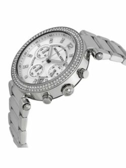 Marque: Michael Kors Modèle: Parker Boîtier: Diamètre : 39 mm Epaisseur : 12 mm Acier inoxydable Argent Cadran: Verre : Minéral Gris Bracelet: Largeur : 23 mm Acier inoxydable Argent Etanchéité: 100 m (10 ATM) Type de boucle: Boucle déployante Détails techniques: Dateur Chronomètre