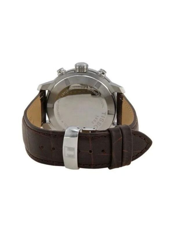 Marque: TISSOT Modèle: PRC200 Boîtier: Diamètre : 42 mm Epaisseur : 12 mm Acier inoxydable Argent Cadran: Verre : Minéral Blanc Bracelet: Largeur : 19 mm Cuir Marron Etanchéité: 200 m (20 ATM) Type de boucle: Boucle déployante Détails techniques: Dateur Chronomètre