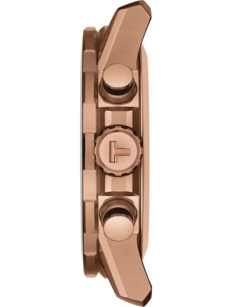 Marque: TISSOT Modèle: SUPERSPORT Boîtier: Diamètre : 45.5 mm Epaisseur : 11.9 mm Acier inoxydable Cadran: Verre : Sapphire Bracelet: Largeur : 22 mm Cuir Black Etanchéité: 100 m Type de boucle: Boucle déployante Détails techniques: Dateur Chronomètre