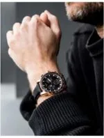 Marque: TISSOT Modèle: SUPERSPORT Boîtier: Diamètre : 45.5 mm Epaisseur : 11.9 mm Acier inoxydable Cadran: Verre : Sapphire Bracelet: Largeur : 22 mm Cuir Black Etanchéité: 100 m Type de boucle: Boucle déployante Détails techniques: Dateur Chronomètre