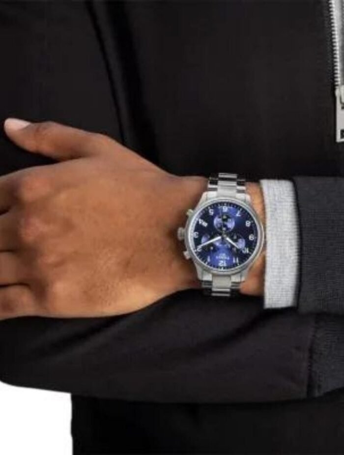 CARACTÉRISTIQUES COULEUR Bleu COULEUR DU BRACELET Argent MATIÈRE BRACELET Acier Inoxydable MOUVEMENT Quartz Suisse
