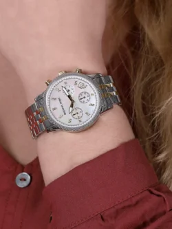 Montre Michael Kors MK5057 Ritz pour femme – Chronographe doré et argenté avec cadran nacré et strass.