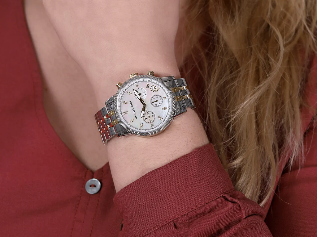 Montre Michael Kors MK5057 Ritz pour femme – Chronographe doré et argenté avec cadran nacré et strass.