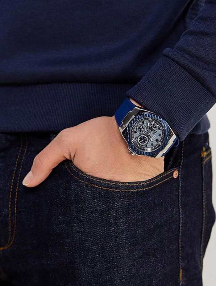 Montre Guess Homme Legacy Quartz Dial Silicone Strap Watch W1049G1