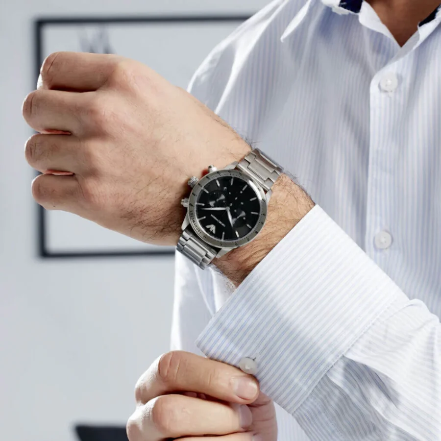Montre Emporio Armani AR11241 pour homme avec bracelet en acier inoxydable et cadran noir chronographe - Disponible au Maroc sur Planetawatches