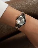 Montre Guess Tessa GW0609L3 pour femme avec bracelet en acier bicolore et cadran argenté