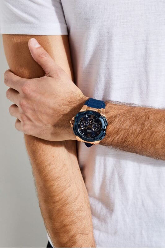 Montres Hommes & Style : Comment Assortir Votre Montre à Votre Tenue au Quotidien