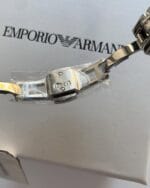 Fermoir déployant du bracelet bicolore de la montre femme Armani AR1840 au Maroc.