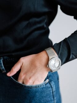 Montre Michael Kors femme cristaux MK7337 (37mm) portée au poignet au Maroc.