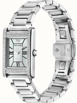 Vue en angle de la montre Emporio Armani AR11625 argentée, montrant le bracelet et le fermoir au Maroc.