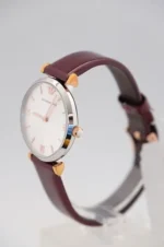 Profil ultra-fin du boîtier 32mm de la montre Armani AR11061.