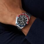 Détail du boîtier acier et des boutons poussoirs du chronographe Boss 1514108.